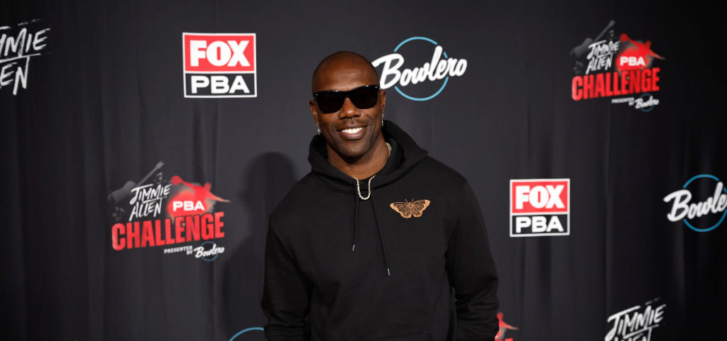 Terrell Owens thinks he should be playing, not retired - Sports Illustrated