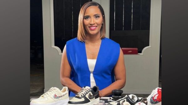 Inspecteren Aardrijkskunde Korea It's Every Sneaker Owner's Dream': Meet the Black Female-Owned Business  Behind the new Nike Air Force 1