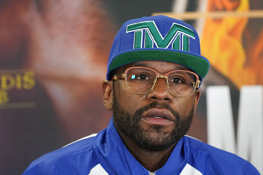 ‘Floyd Ain't Going to Never Be Broke': Terence Crawford Pushes Back on Mayweather Money Trouble Rumors